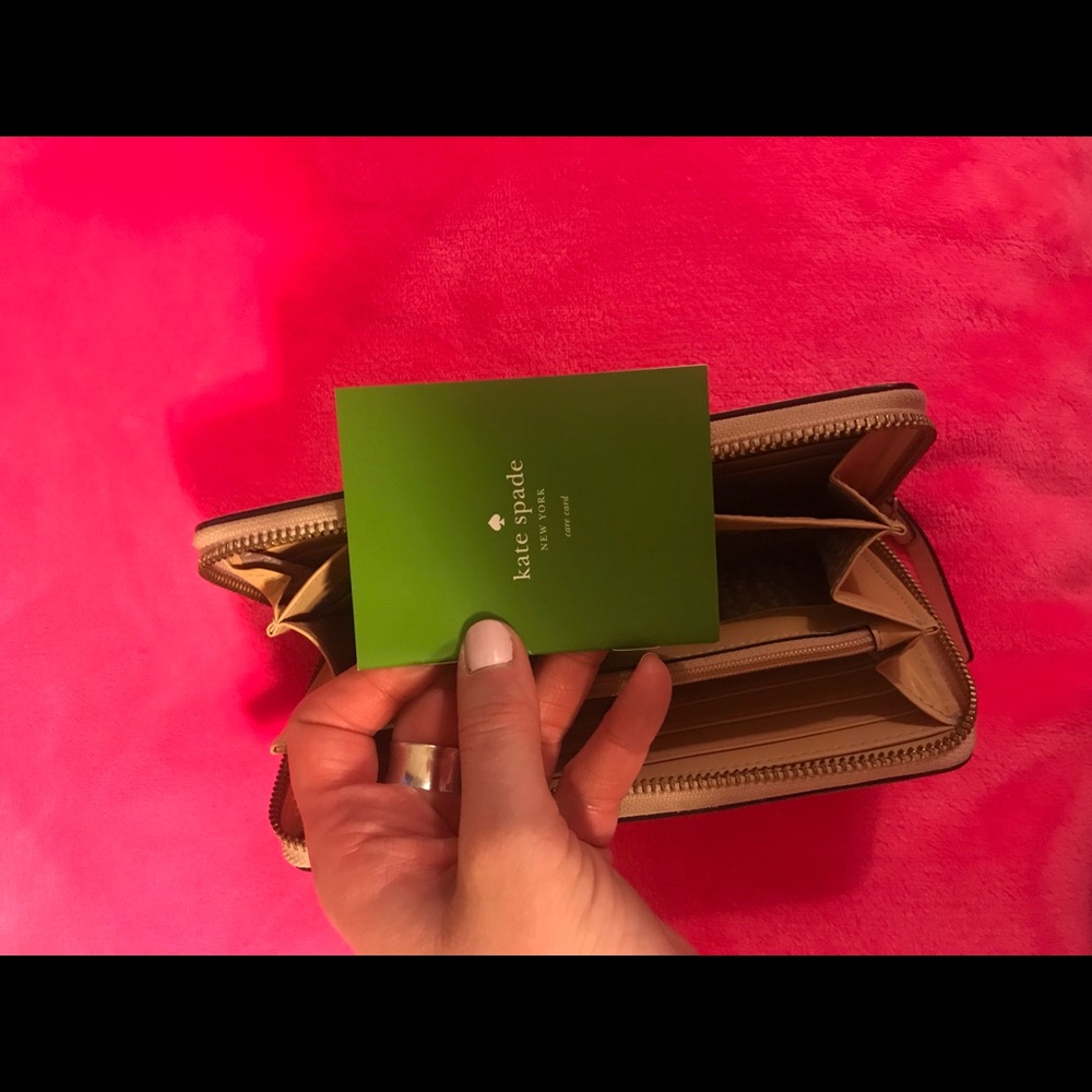 Kate Spade Wallet - Picture 5 of 8